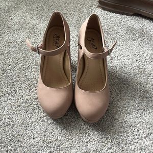 Women’s Nude Mary Jane Heels Size 8.5